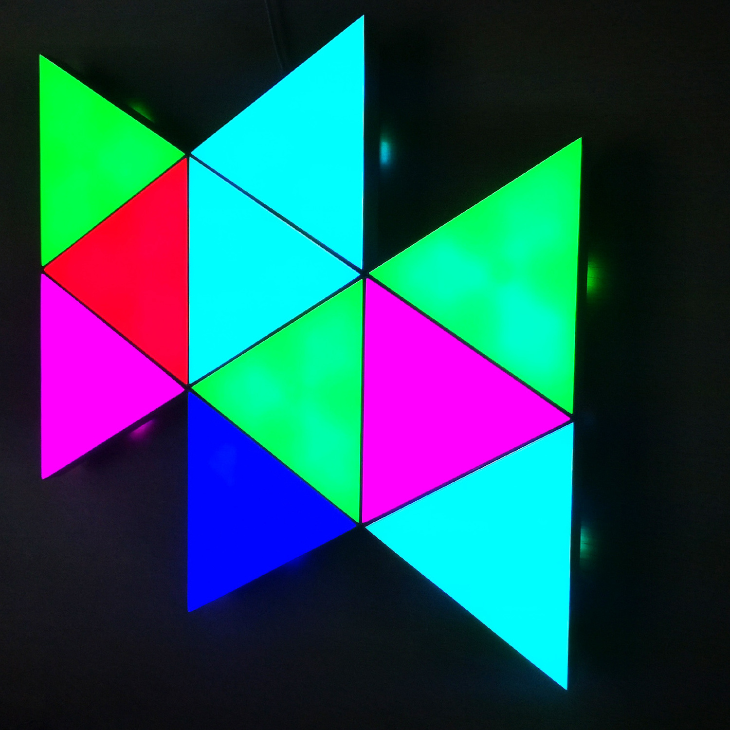 2022 New Arrival RGB Night Lights Dimmable Touch Remote Controlled Triangle Panel Light for Wall Decoration Gaming Room Light