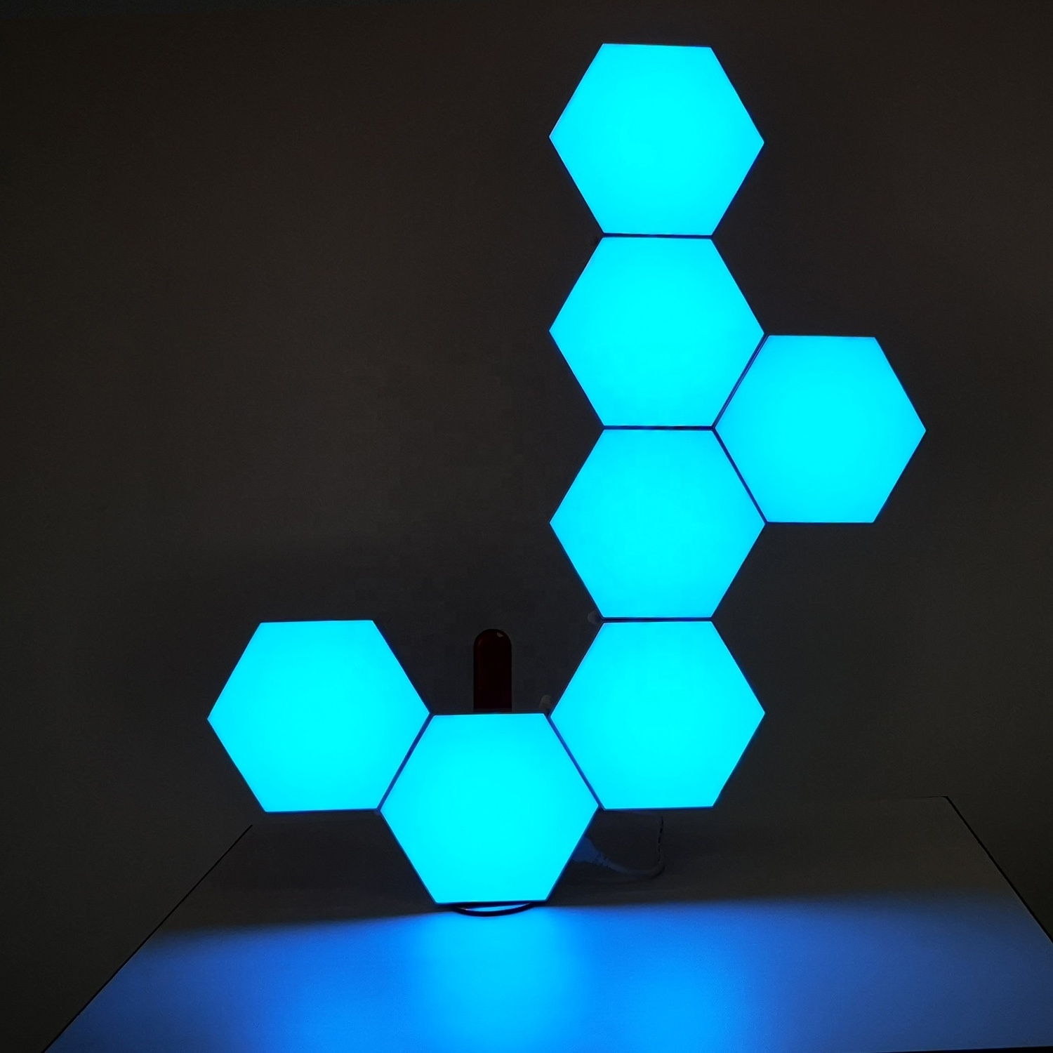 2021 Hexagon led ceiling light App Quantum Hexagon Light Smartphone Controlled Hexagon Light for Bedroom and living decoration