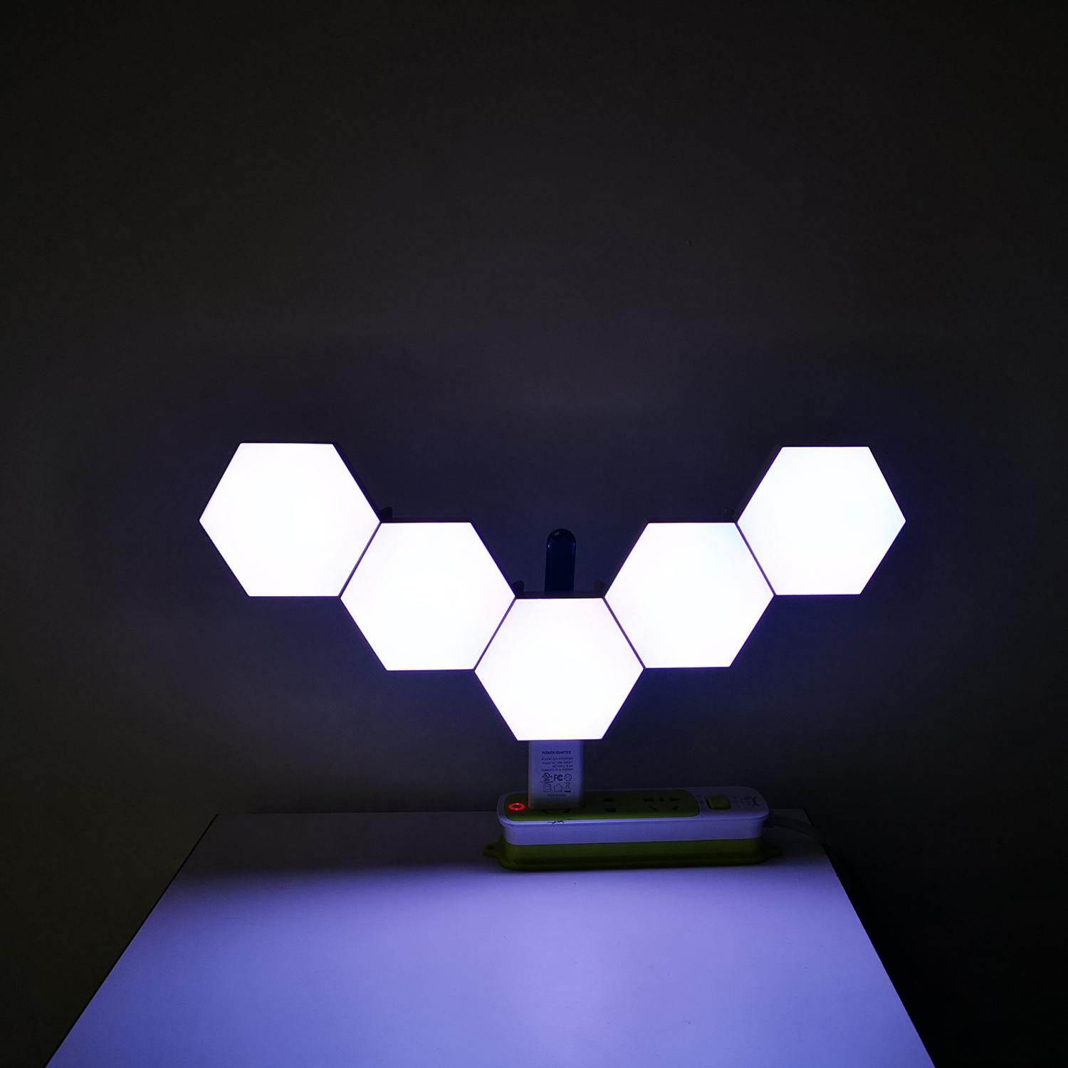 2021 Hexagon led ceiling light App Quantum Hexagon Light Smartphone Controlled Hexagon Light for Bedroom and living decoration