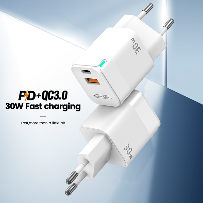 OEM LED light PD 30W QC3.0 fast charge portable power station mini mobile charger phone charger for apple