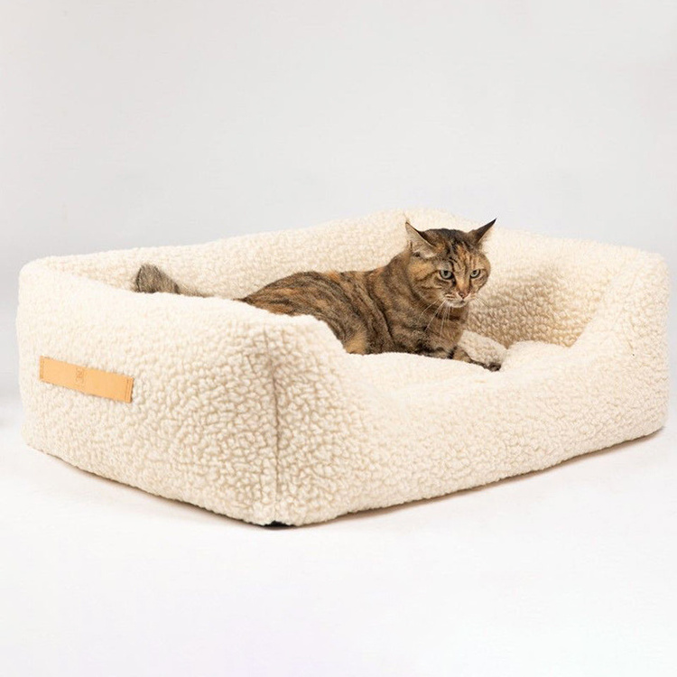 Manufacturer Wholesale Hot Selling New Arrivals Luxury Boucle Fabric PP Filling Square Boucle Dog Cat Bed