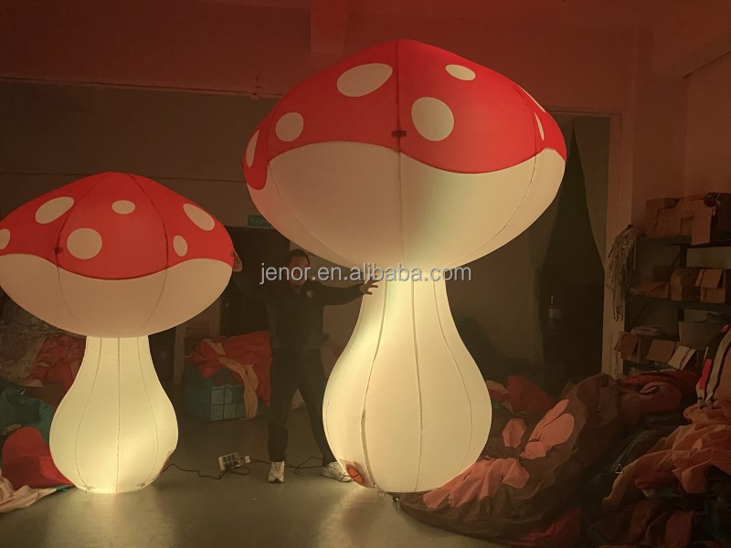 Giant Inflatable Mushroom with Led Light Inflatable Balloon For Courtyard Decoration