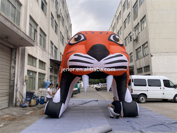 Giant Inflatable Tiger Head Tunnel Tent for Outdoor Sports Entrance Use