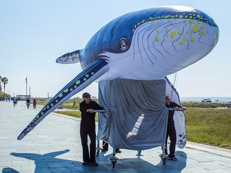 Lighting customized flying inflatable whale parade balloon for advertising