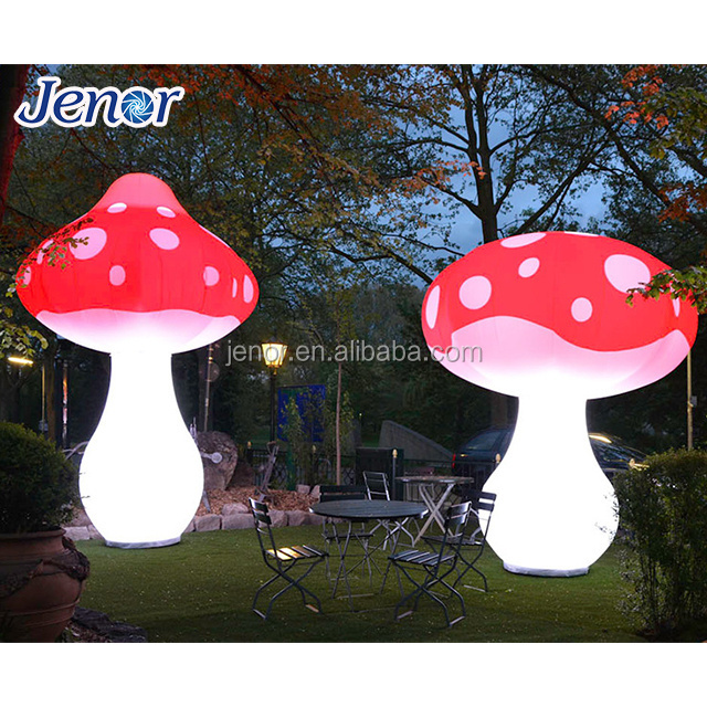 Giant Inflatable Mushroom with Led Light Inflatable Balloon For Courtyard Decoration