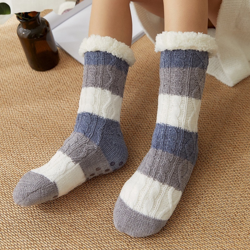 Floor socks ladies home sleeping snow socks autumn and winter Christmas  mid-tube velvet slippers socks