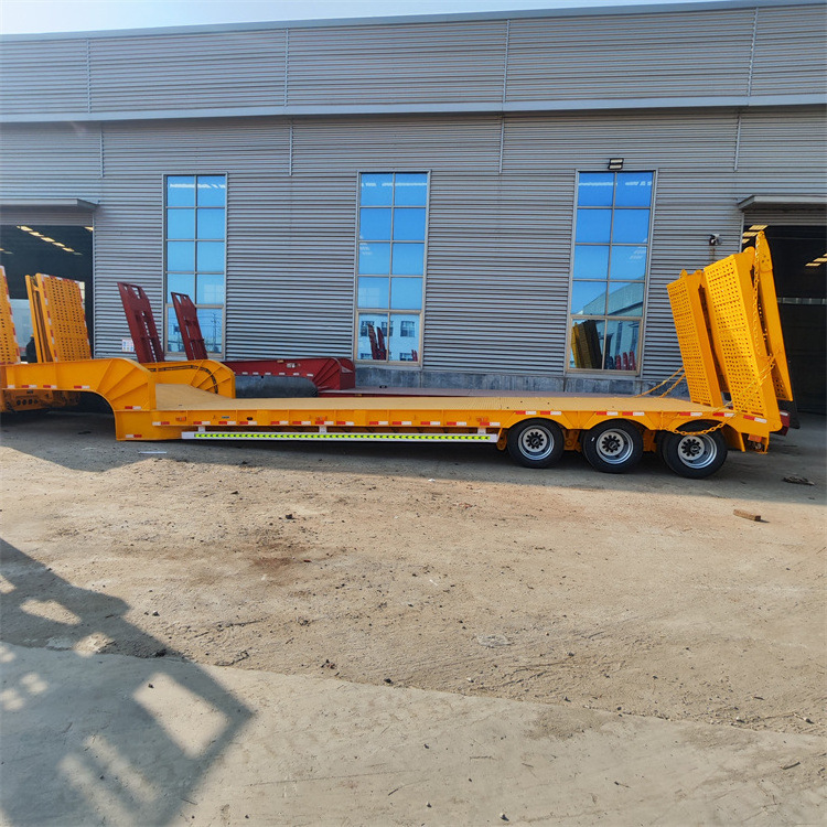 China Manufacture 3 Axle Lowbed/Lowboy Trailer Truck Lowbed Semi Trailer