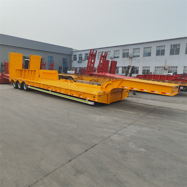 China Manufacture 3 Axle Lowbed/Lowboy Trailer Truck Lowbed Semi Trailer