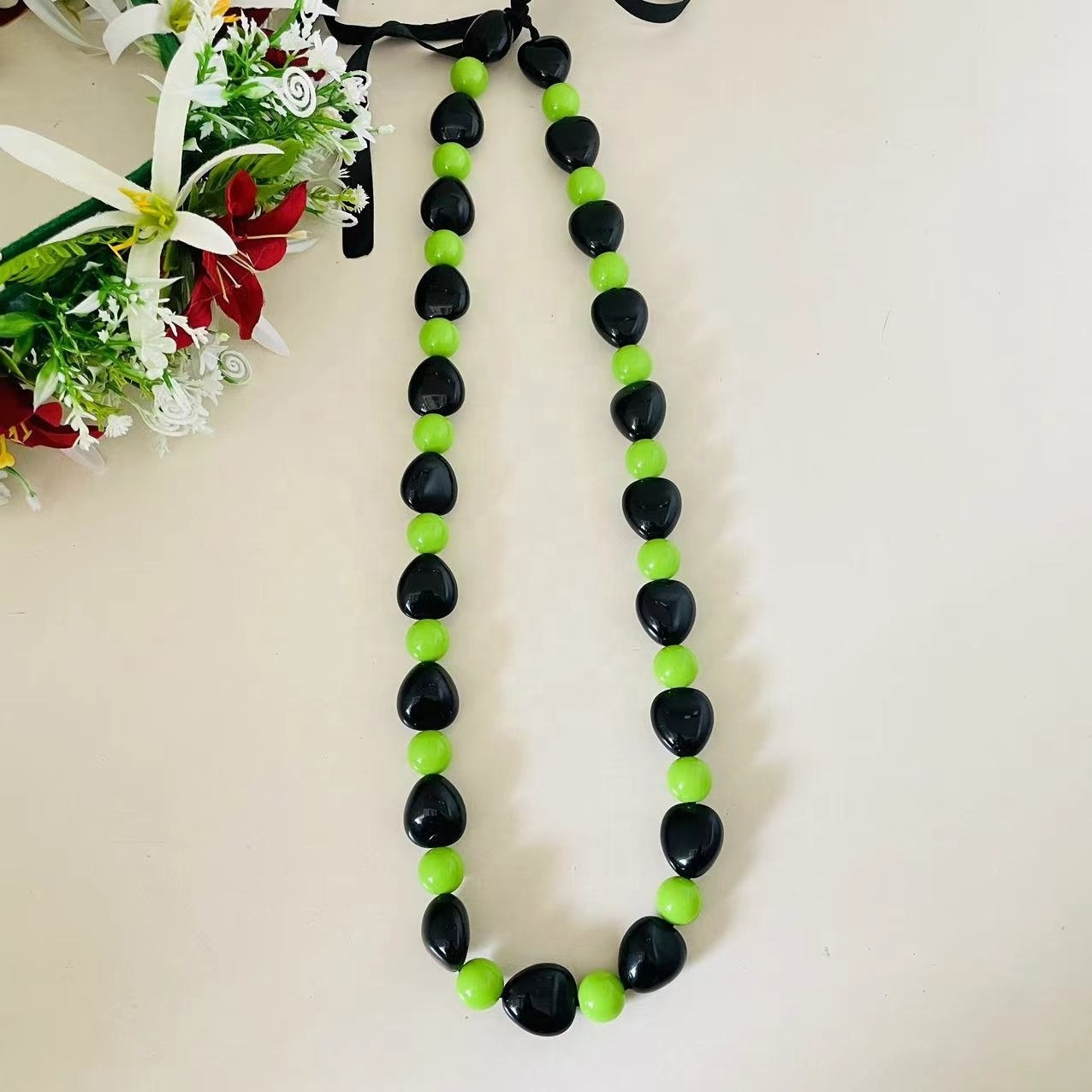 Hot sell colorful Fashion Artificial Acrylic Hawaiian Kukui Nut Leis Wholesale Necklace graduation party wedding