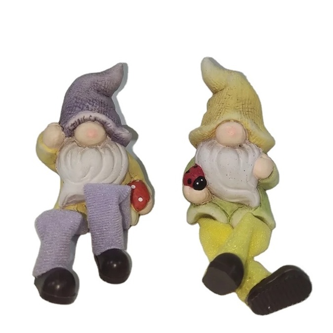 Wholesale Custom design hand painted crafts Christmas cute Gnome miniature garden decoration