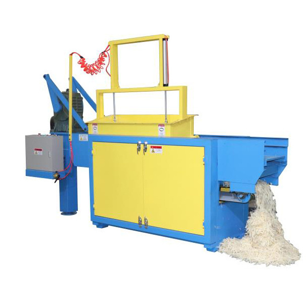 Wood shaving machine for animal bedding