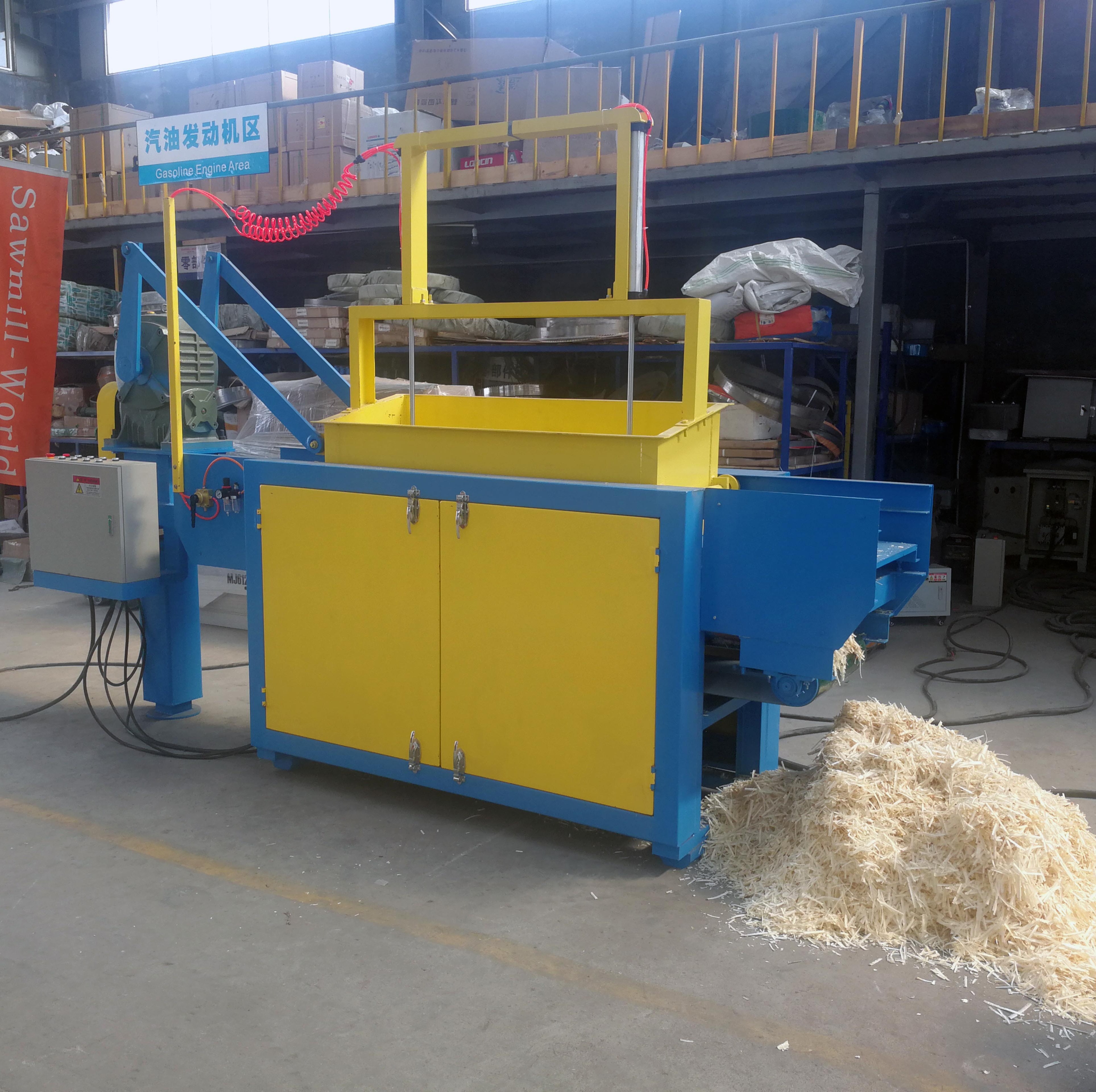 Wood shaving machine for animal bedding