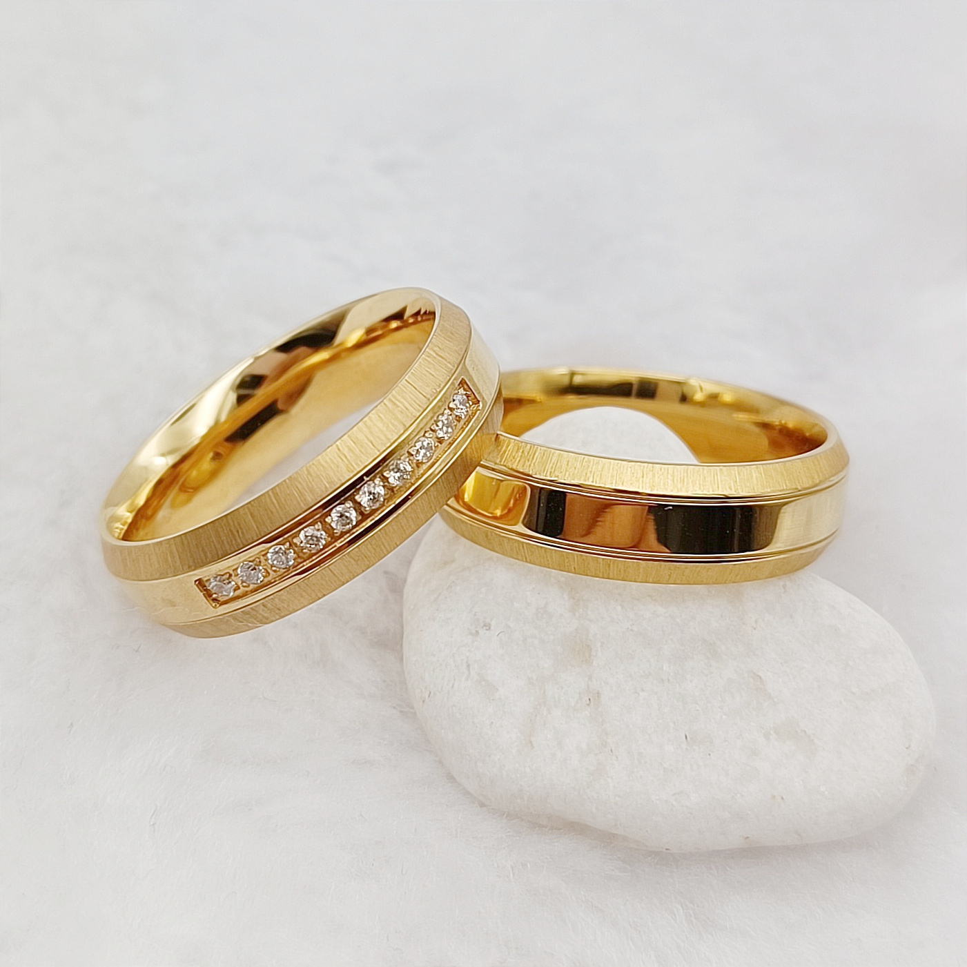 1 Pair of Wedding Engagement Rings Sets For Couples Ladies Gents Wholesale Latest 24k Gold Plated Jewelry Ring Prices