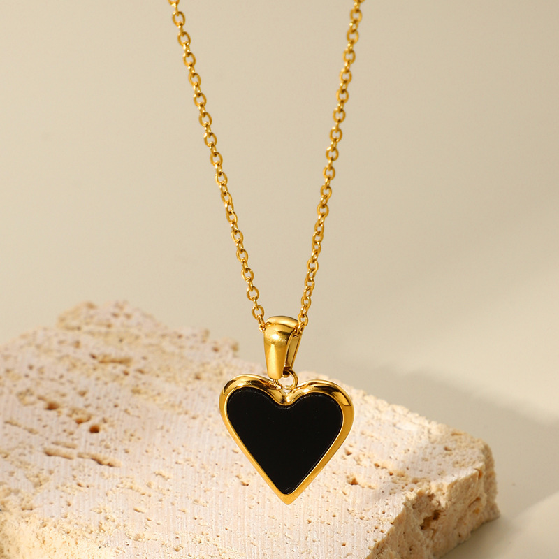 Hot Sale Water Proof Fine Fashion Jewelry 18k Gold Plated Titanium Steel Heart-shaped  Pendant Necklace Jewelry Wholesale