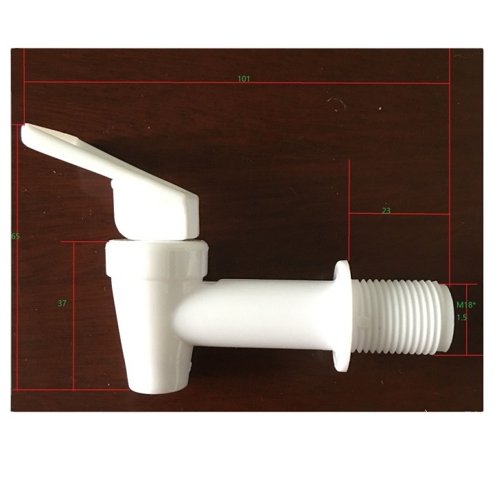 Plastic water dispenser faucet with washers