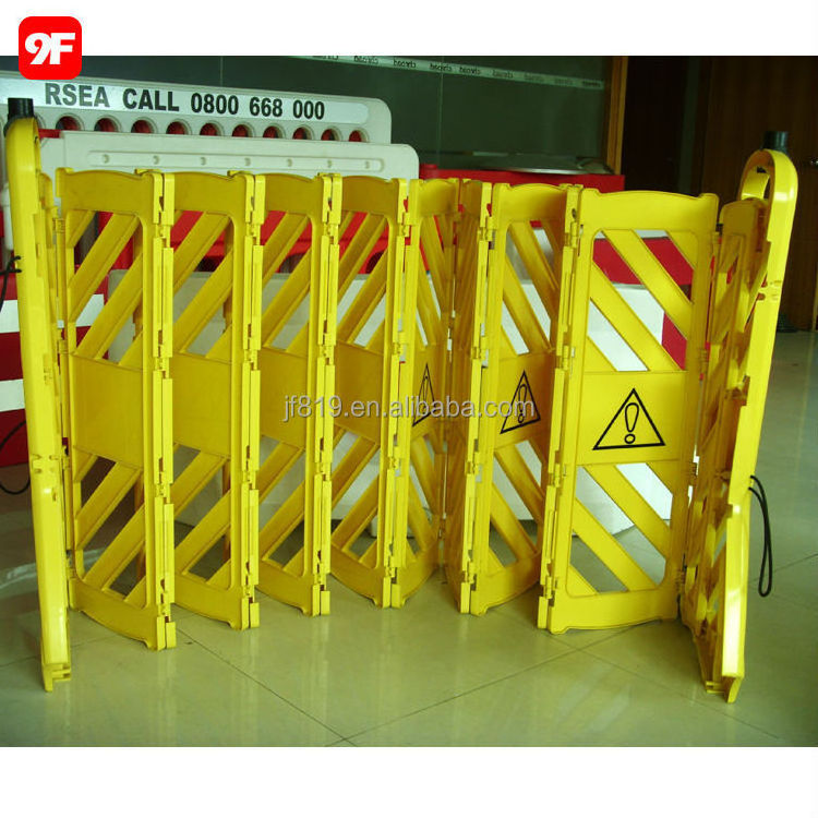 Retractable plastic road barrier barricade