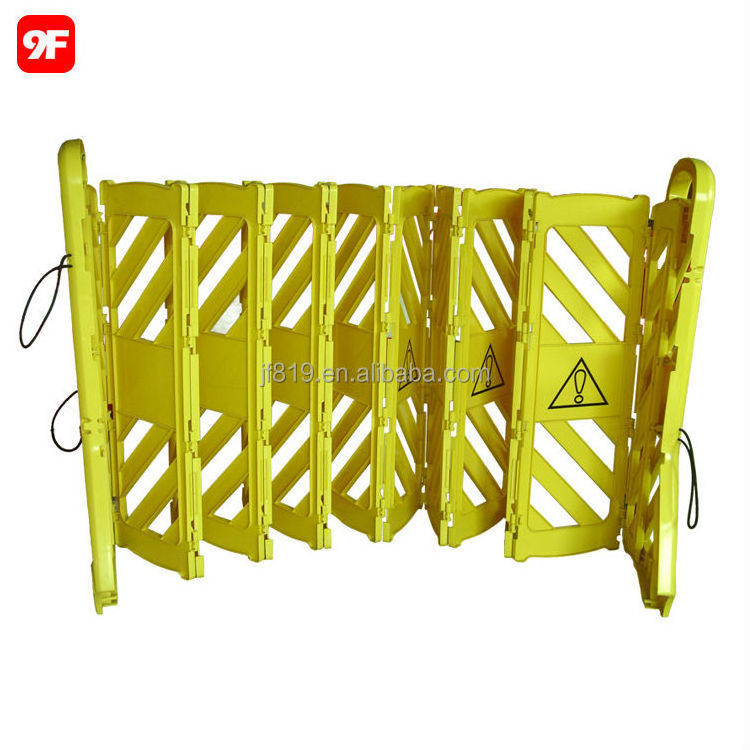 Retractable plastic road barrier barricade