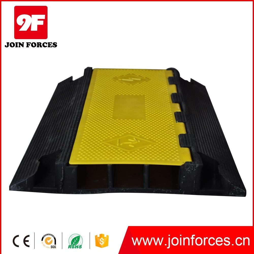 High quality 3-channel heavy duty cable protector rubber ramps cable covers