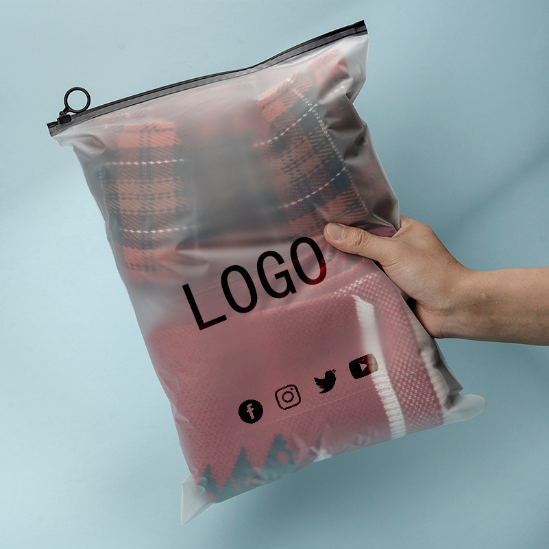 Personalized Matte Printed Pe Zipper Lock Polyethylene Zipper Lock Frosted Plastic Waterproof Packaging Bags for Clothes clear