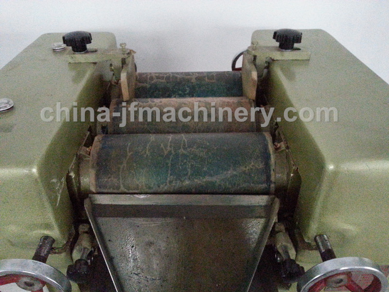 Lab Paint Three Roller Mill