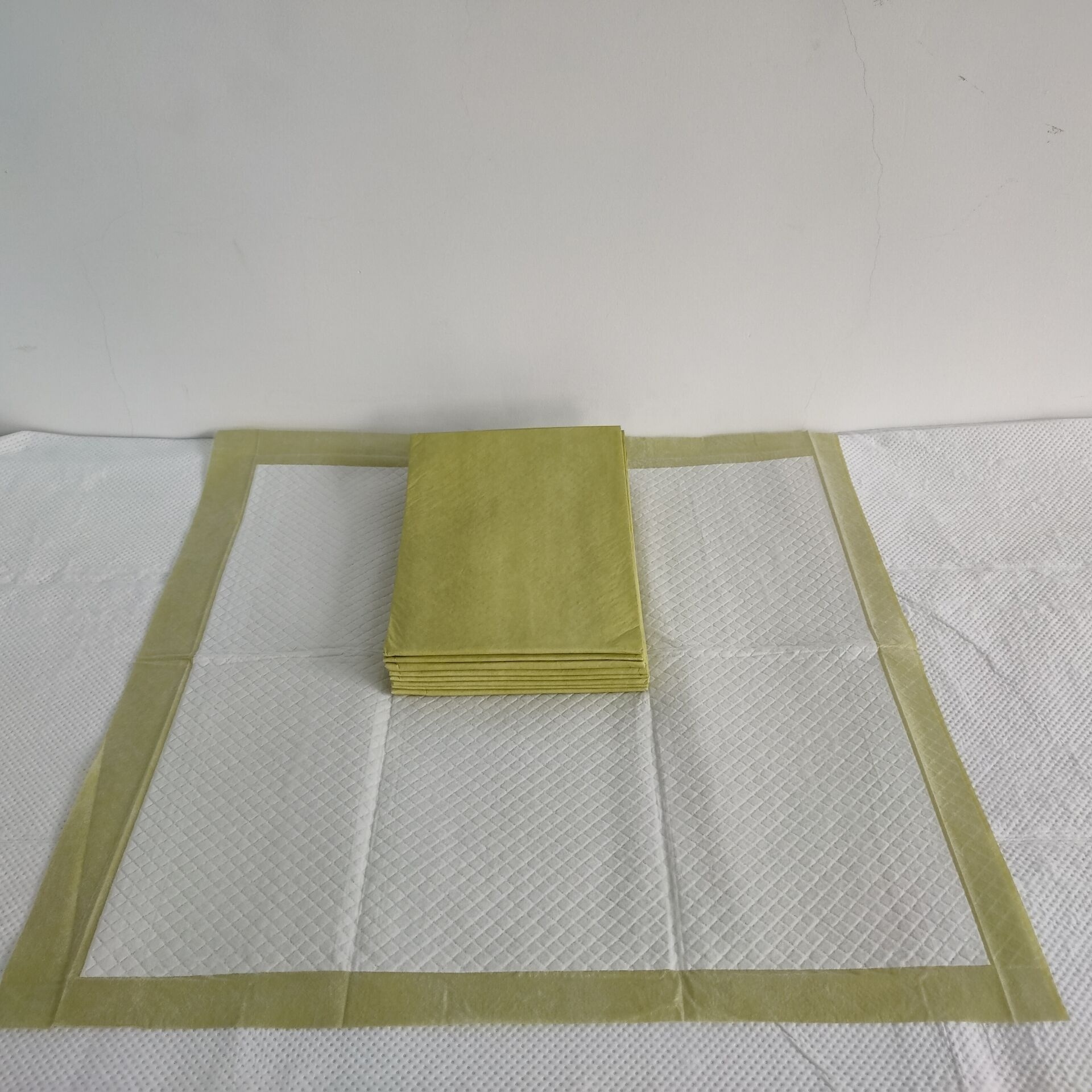 OEM customized pads for bed  incontinence underpad waterpoof urine bed pad for bed