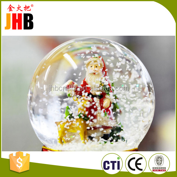 New product resin christmas souvenir snowglobe