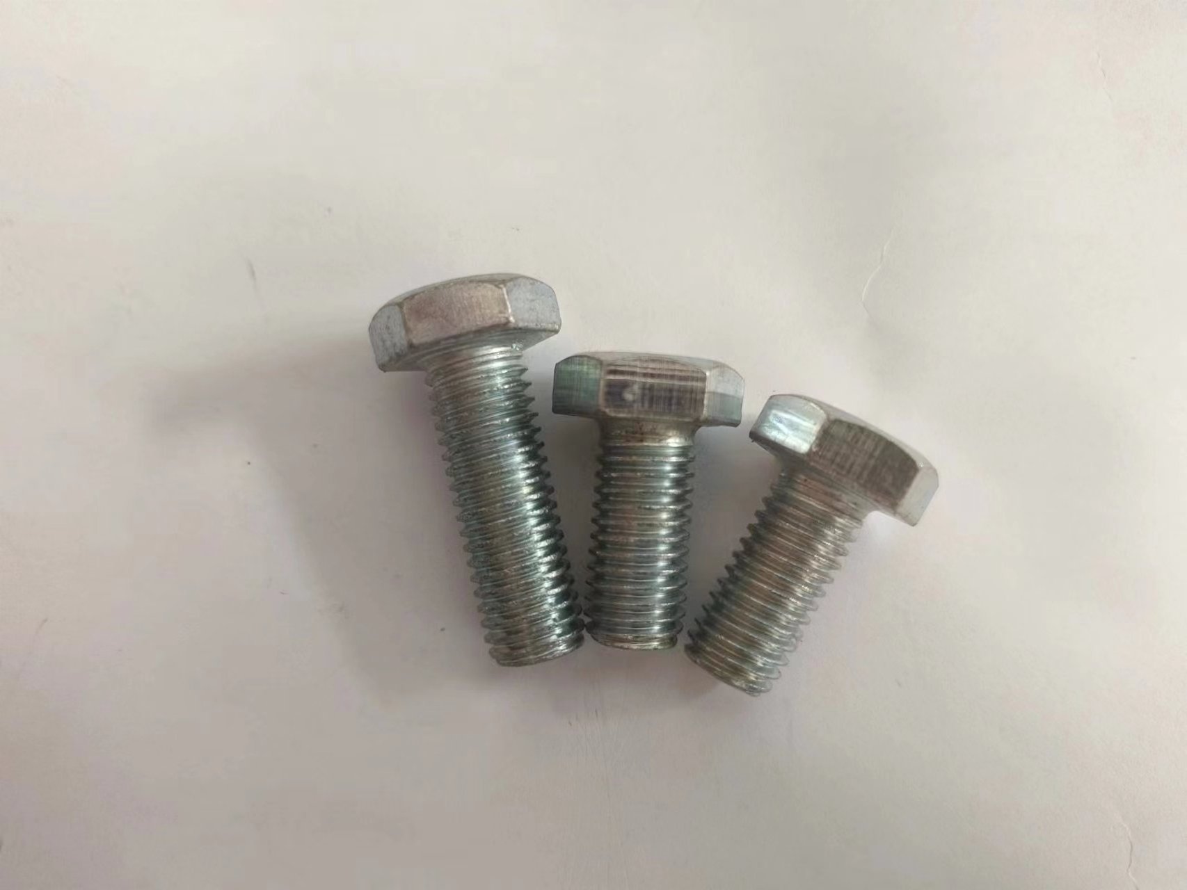 China provide Multiple sizes Surface galvanizing hex head bolt for Mechanical manufacturing