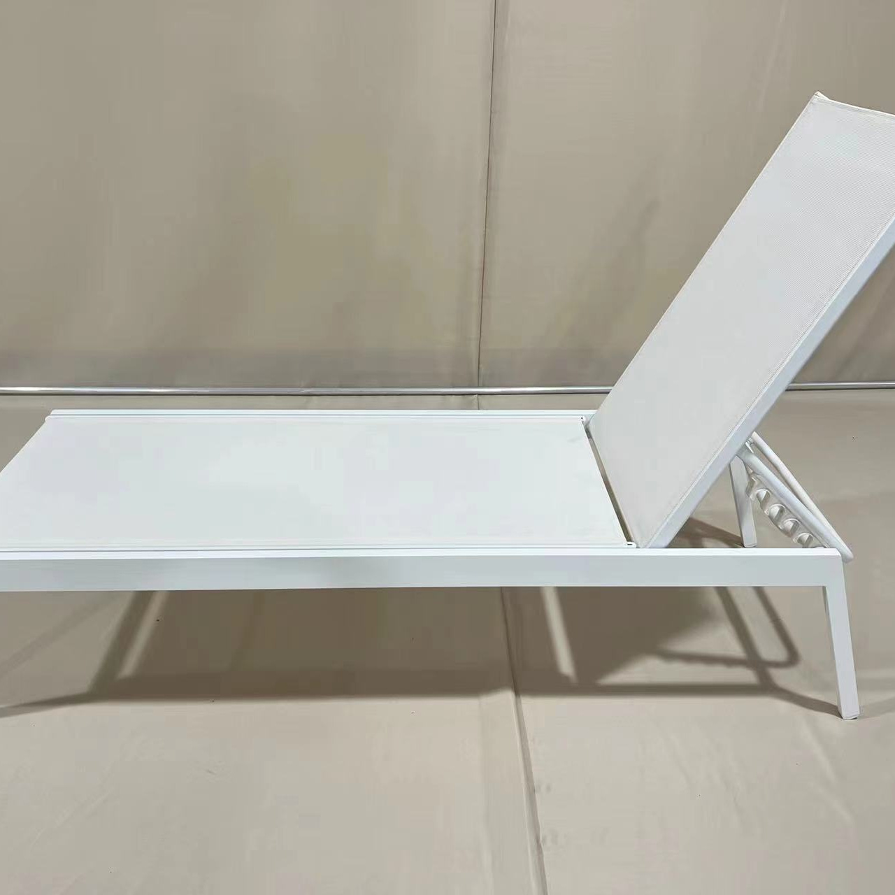 Cheapest Excellent Quality Patio Aluminum Outdoor Sun Lounger Swimming Pool Chair With Hole