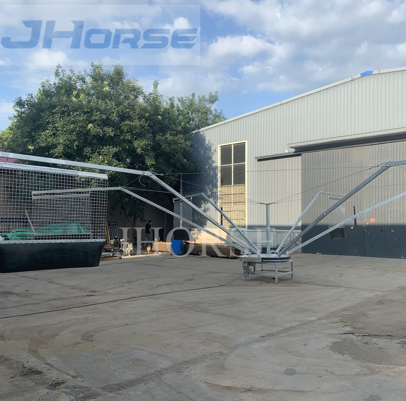 Customized Horse Walker 4 to 10 Horses Exerciser Simple Operation Easy Installation Hot-dip galvanizing Steel Arms