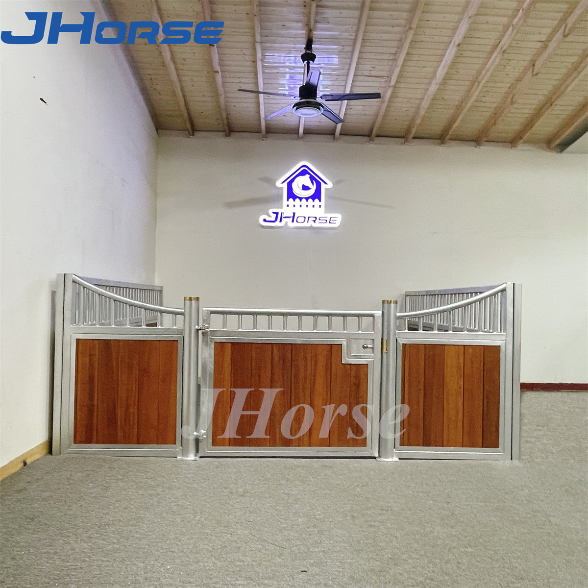 Flexible pony wooden horse stable barn fronts door and side panels with horse stall door latches