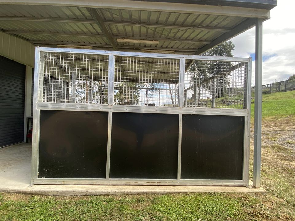 Customized Temporary Mobile Field Horse Shelters Portable Horse Run-In Shed