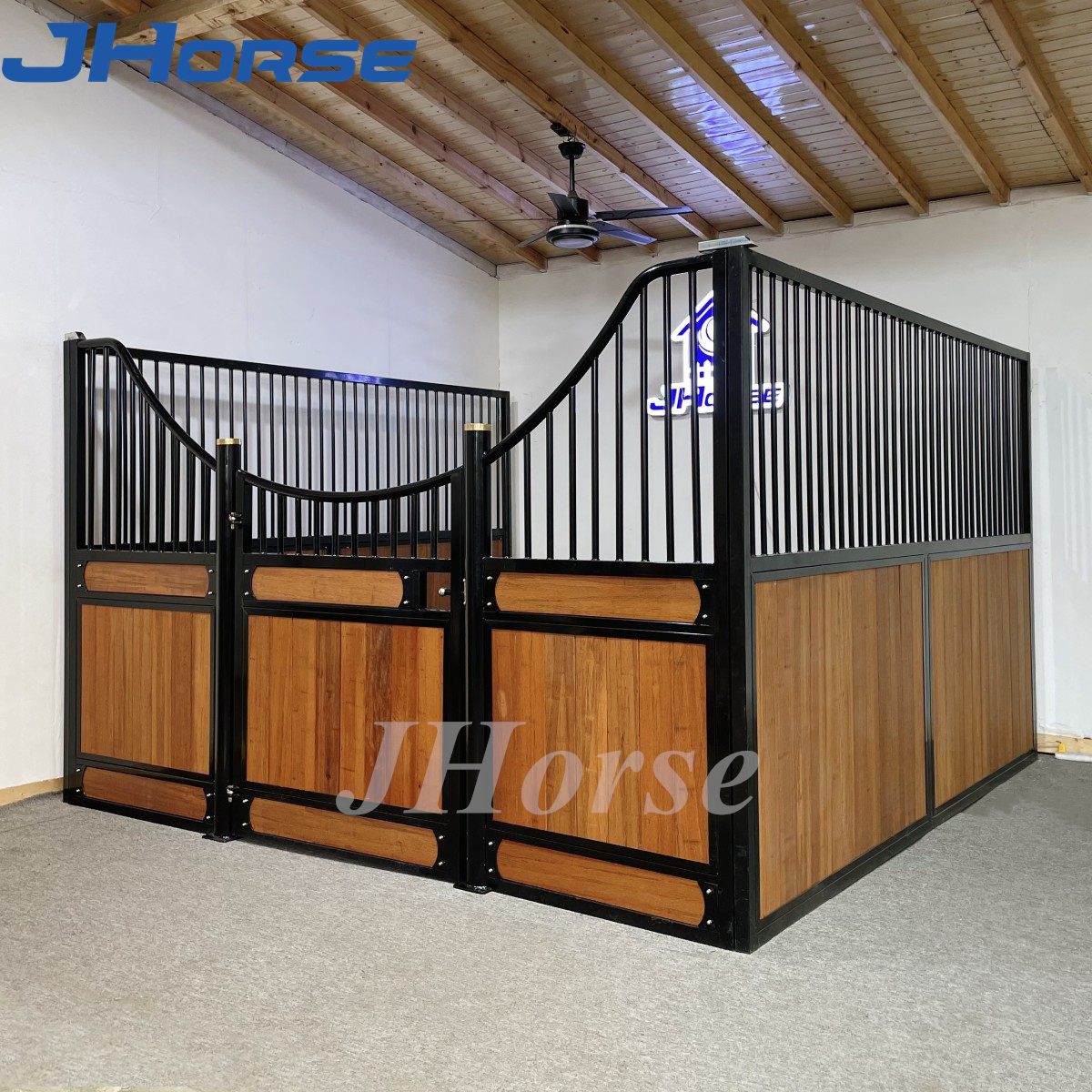 Customized Bamboo Boarding Classic Luxury horse stables supply indoor stalls exterior horse stall dutch door