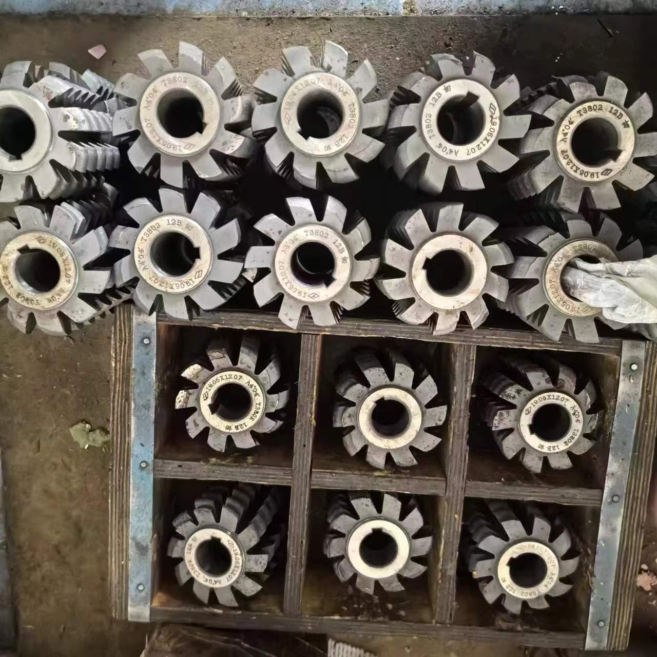 Customized HSS stainless steel module 10 gear hobbing machine cutter involute gear hob cutter m2 module 2 pa20