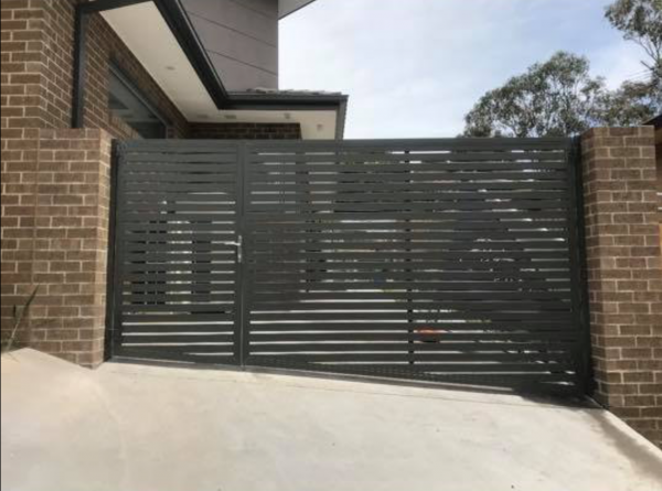 Powder Coated Aluminum Double Driveway Main Gate With Pillar Designs