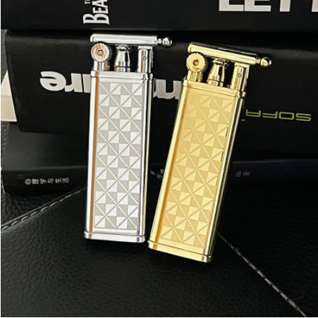 New Personalized And Creative Retro Lighters Fine Thin Zinc Alloy Grinding Wheel Kerosene Metal Lighters Outdoor Camping