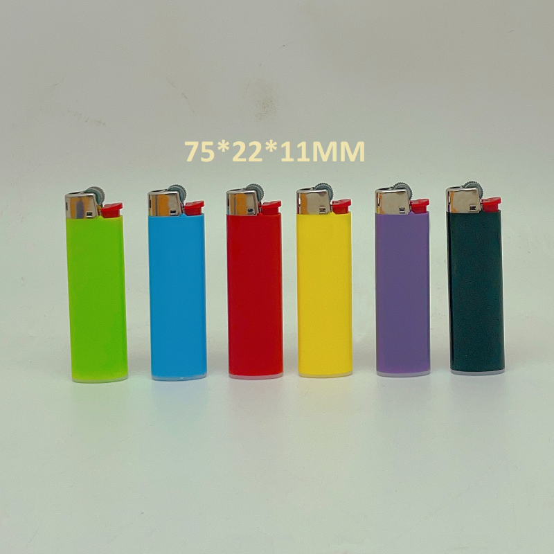 Slim J3 J23 Lighters Factory Wholesale Price Classic Disposable Flint Lighters Full Size Gas Lighters