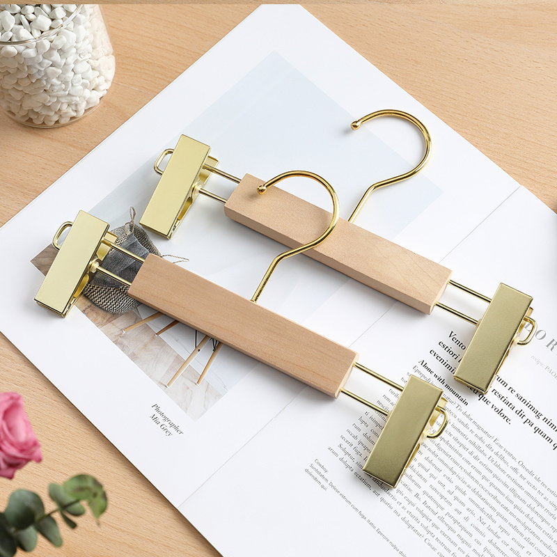 Custom Logo Luxury Cloth Hanger Natural Wood Clip Hanger Non Slip Laminated Wooden Clothes Hanger for Clothing