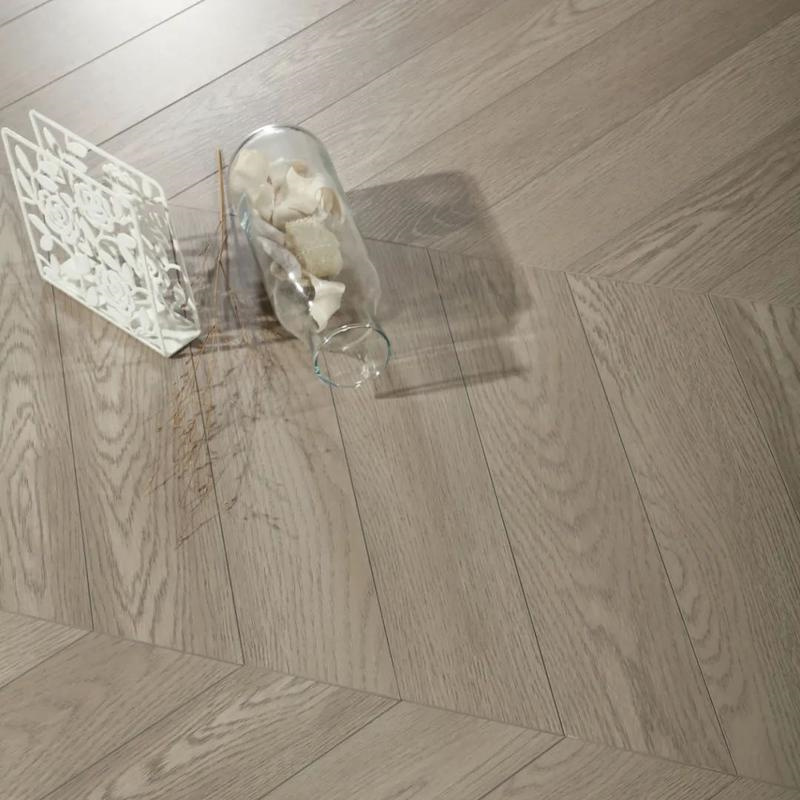 From China supplier Wholesale Premium Waterproof Wire brushed Oak laminate Flooring Wood Engineered Fishbone