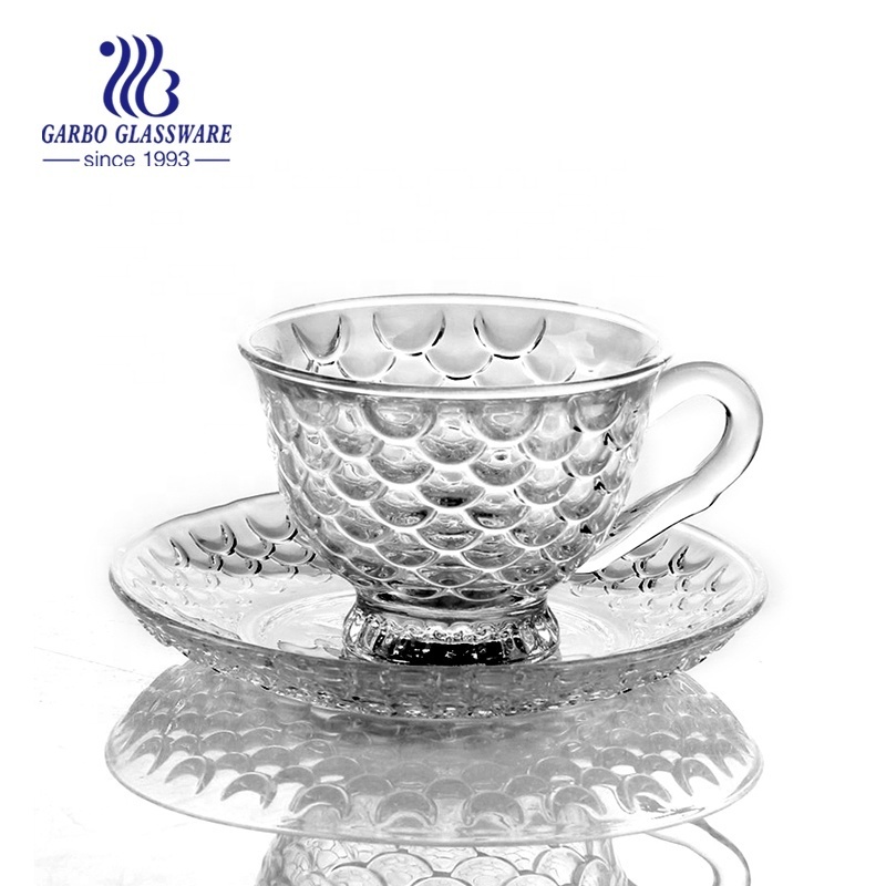 Classic fish scale engraved design glass mug and saucer set India market hot sales teacup set soda-lime glass drinkware