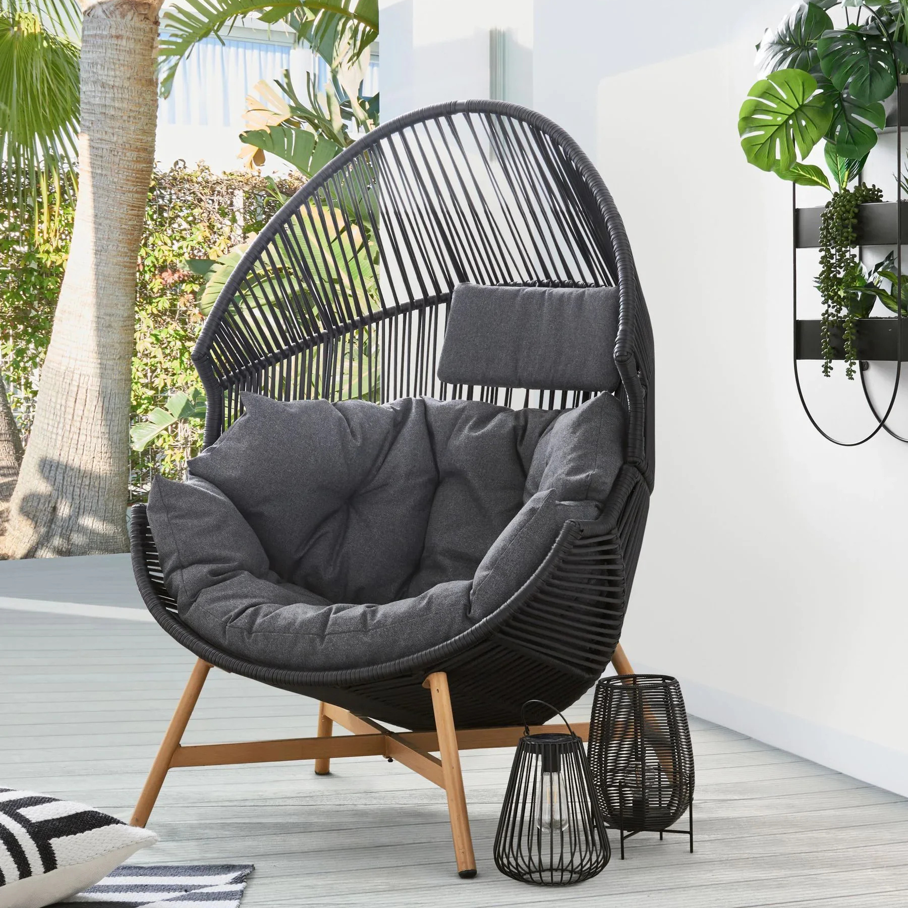 Patio Oversized Rattan Single Sofa Outdoor PE Wicker Egg Basket Lounger Chair With Stand Garden Swing Chair