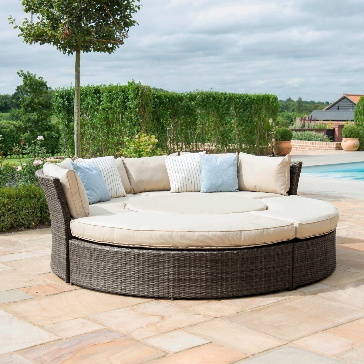 Wicker Outdoor Furniture Set Patio Chaise Lounge Set Pool Rattan Sun Lounger Garden Daybeds with Rising Table