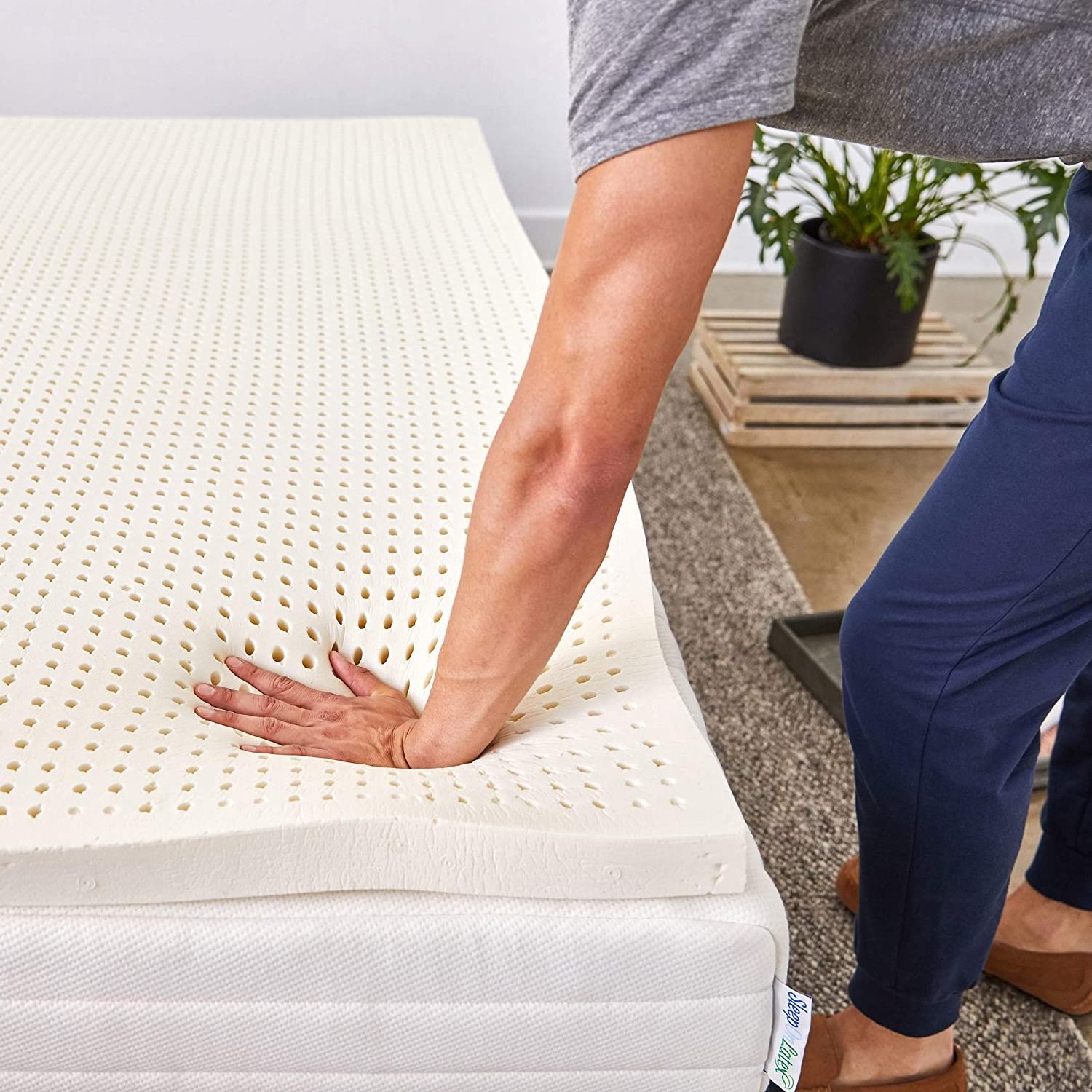 High quality sleep soft cooling  topper memory natural foam china manufacturers  latex mattress