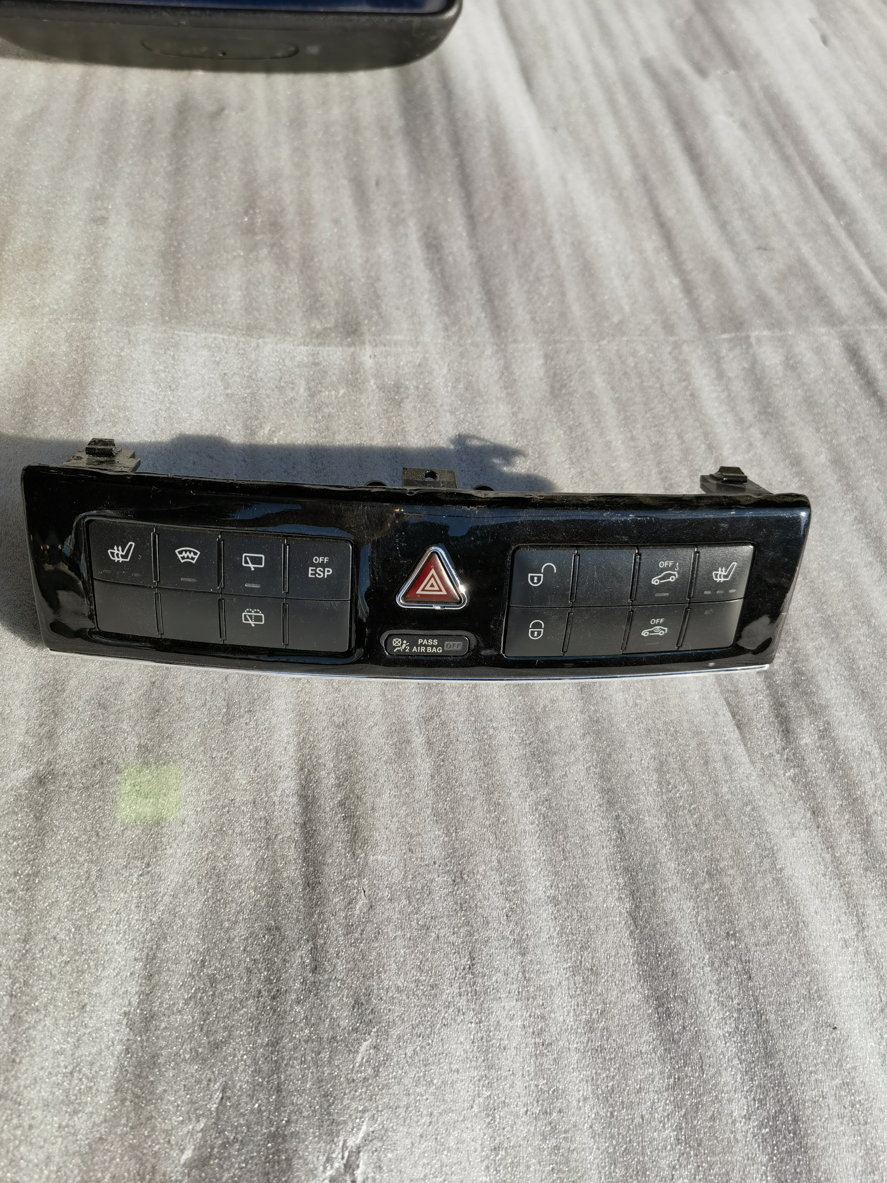 Original second hand Central control panel for MERCEDES-BENZ W463 G-Class OEM A4638205510 4638205010 4638205210