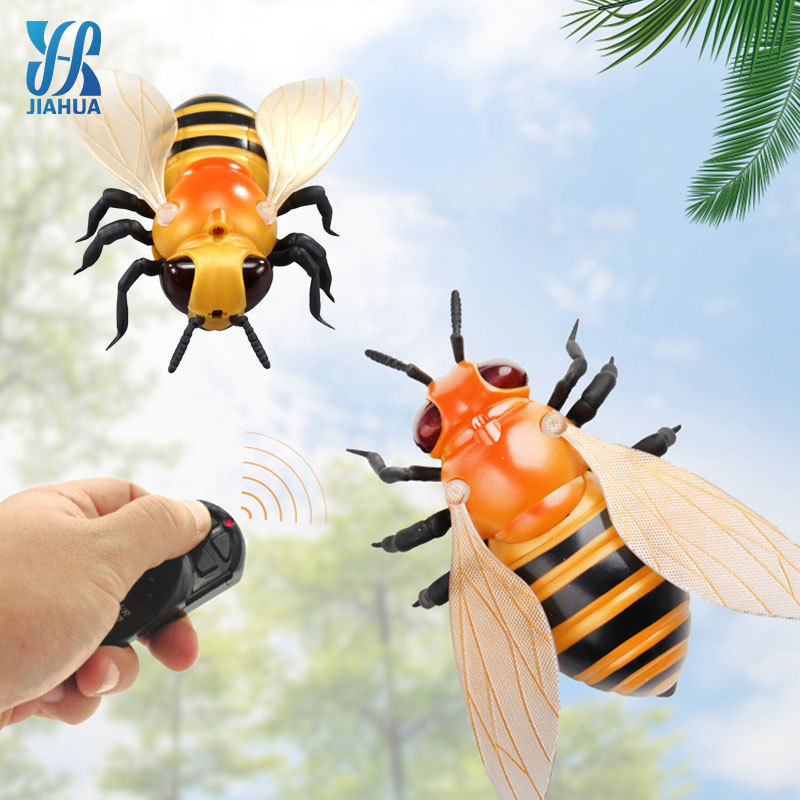 AiJH Innovative Funny Gifts Crawling Honeybee Ladybug Crab Infrared Toy Prank Remote Control Iinsect Toy