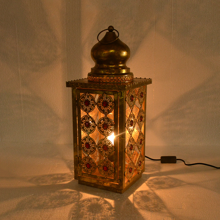 Metal Candle Holders Middle East Moroccan Style Iron Lamps with Bead Retro Wind Lanterns Home Decorations