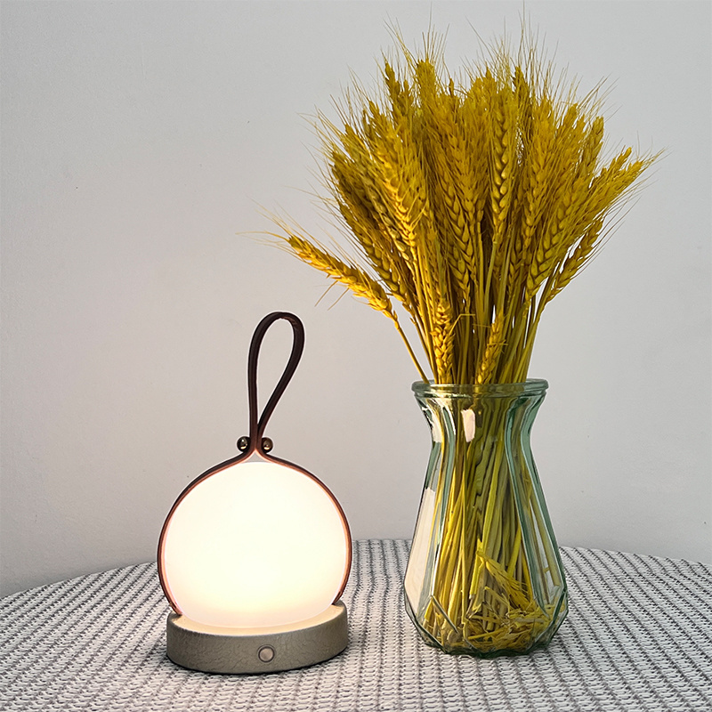 Luxury Cordless Lantern Indoor Outdoor Bedroom Night Light Modern Portable Handheld Rechargeable Led Table Lamp For Restaurant