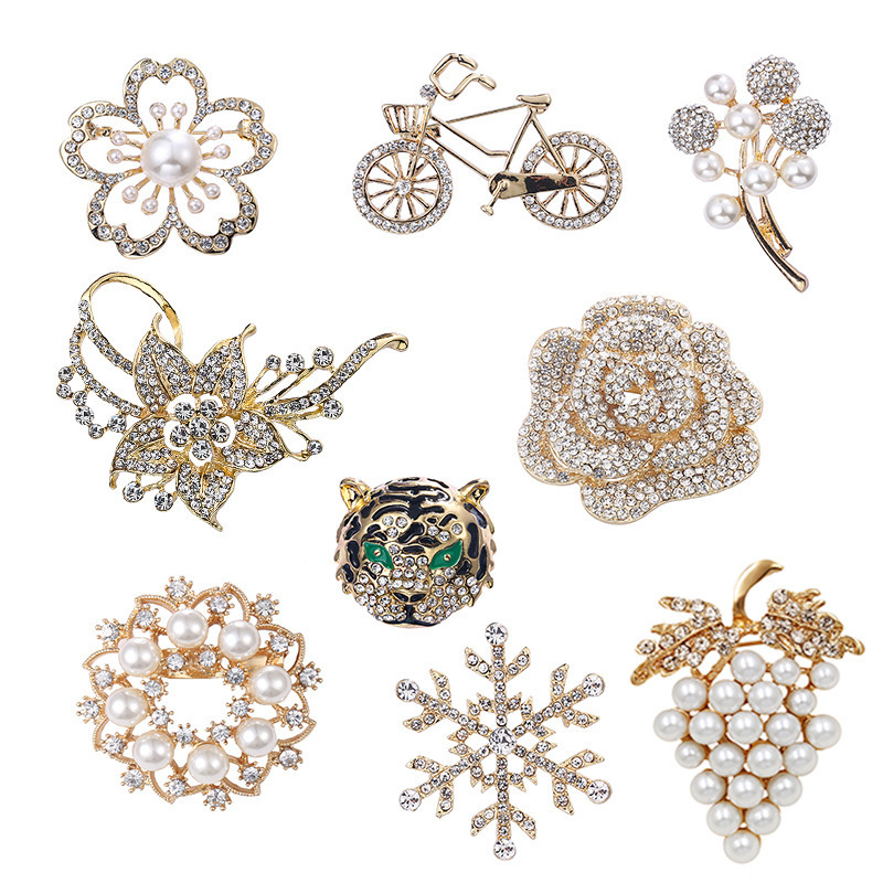 Factory custom high quality metal women flower design brooch luxury rhinestone Korean brooch pin wholesale