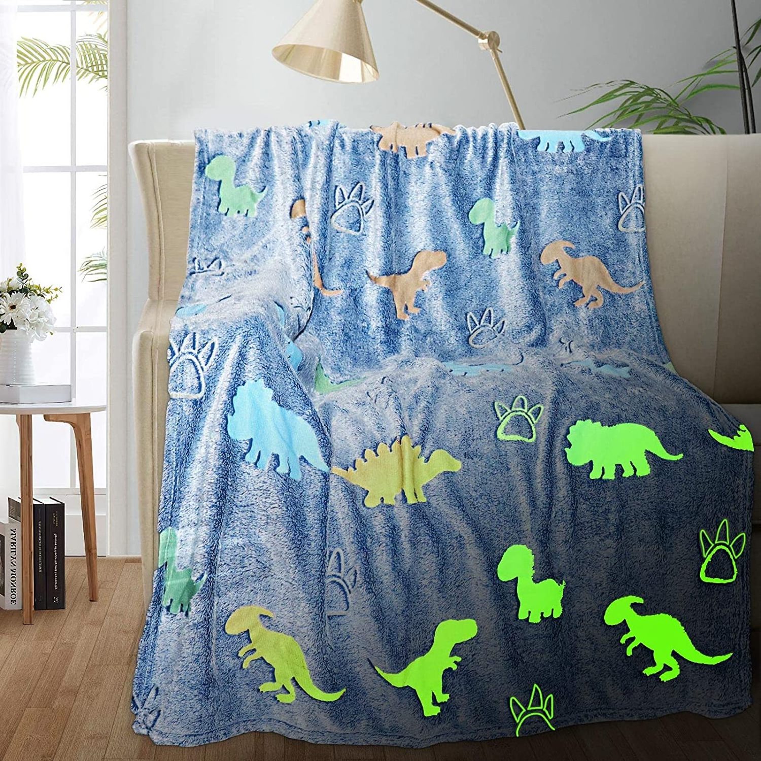 100% Polyester Flannel magic Luminous children blanket Customized Pattern Star unicorn Glow in The Dark Blankets for kids