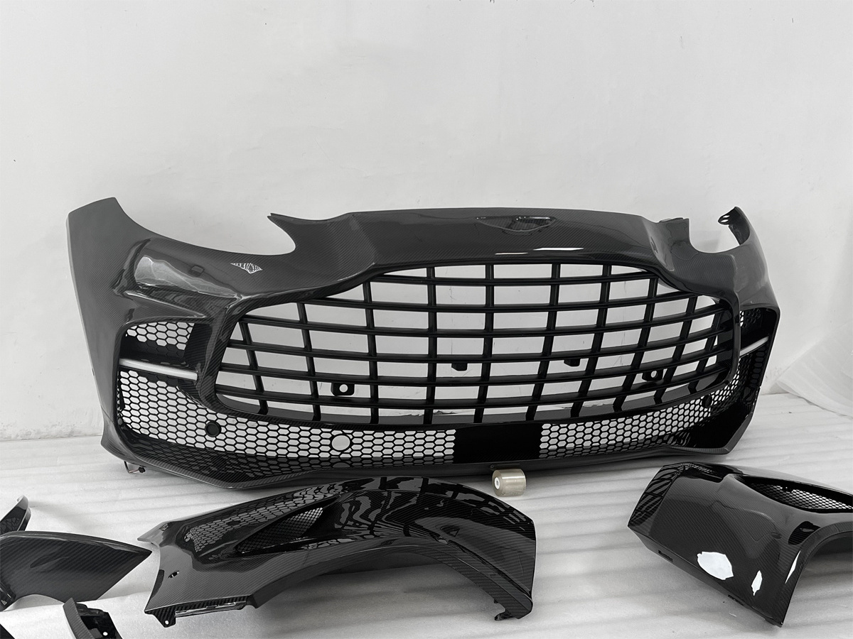 Dry Carbon Fiber Body Kit Automotive Accessories Aston Martin DBX Upgrade 707