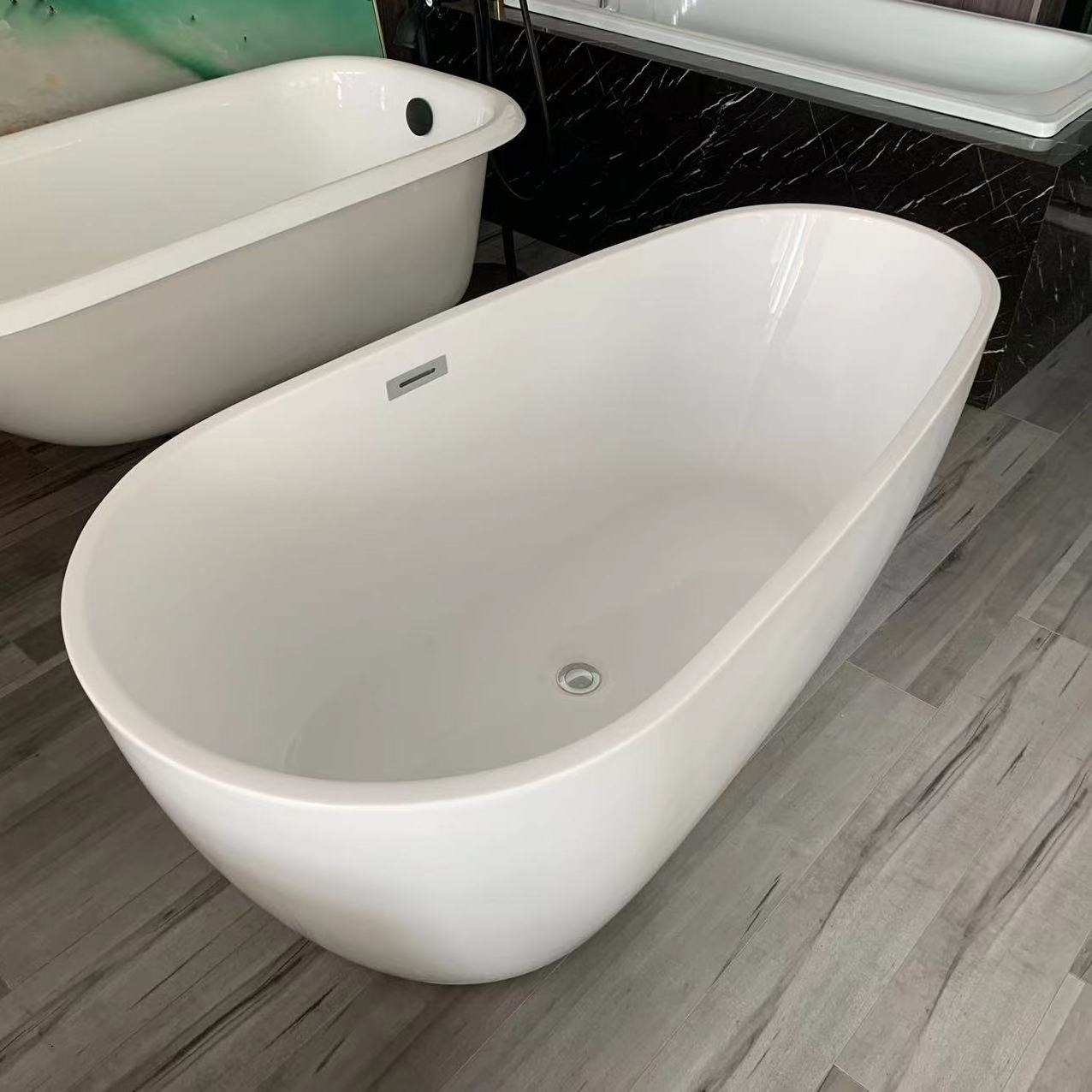 oval freestanding acrylic hot bathtub in 1500mm length